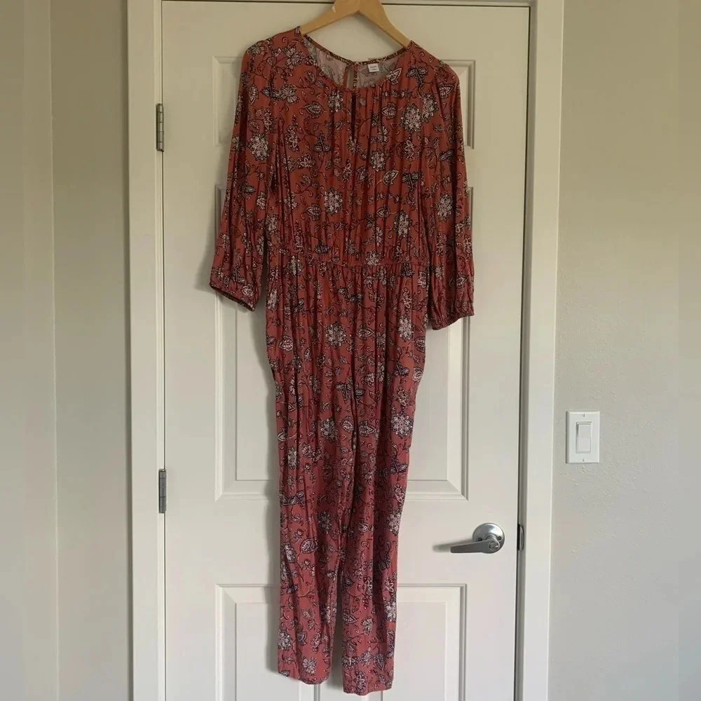 Old Navy Waist Defined Keyhole Jumpsuit - Size Medium - Picture 1 of 11